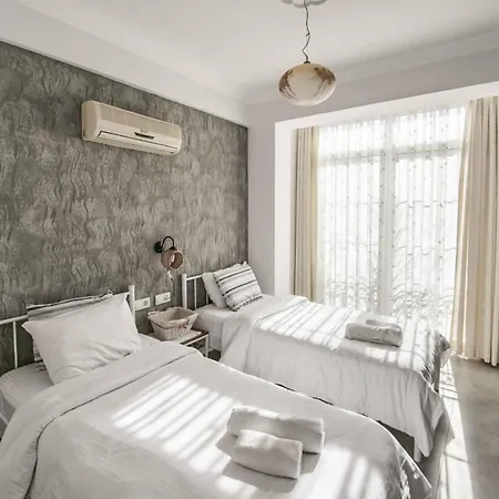 Hotel Pegasus Evi *
